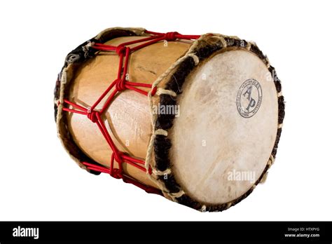  Ngaji Ngombe - En hypnotiserande blandning av traditionella instrument och moderna rytmer